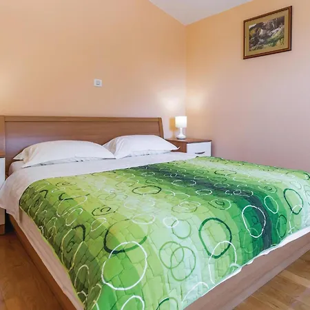 Cozy Home In Makarska *