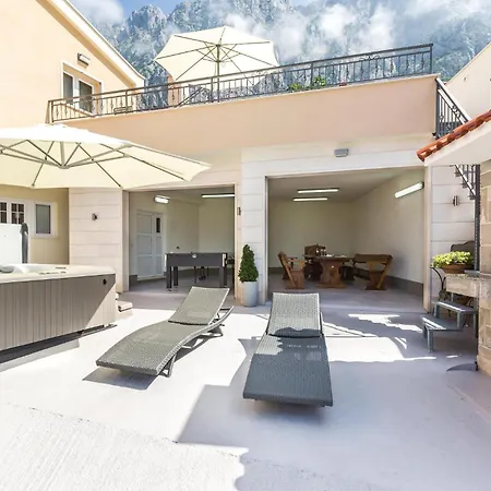 Cozy In With Kitchen Makarska