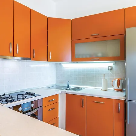 Vikendica Cozy Home In Makarska With Kitchen Makarska