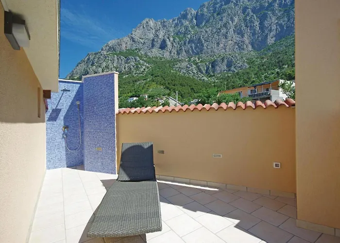 Holiday home Cozy Home In Makarska With Kitchen *