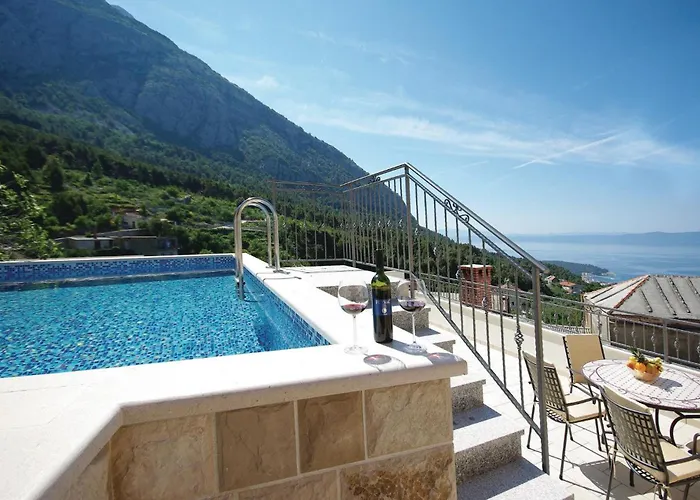 Cozy Home In Makarska With Kitchen Makarska