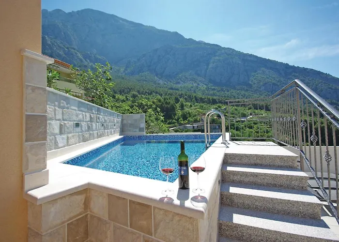 Holiday home Cozy Home In Makarska With Kitchen