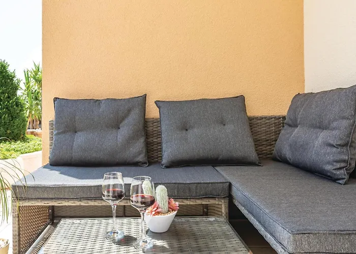 Cozy Home In Makarska With Kitchen * Makarska